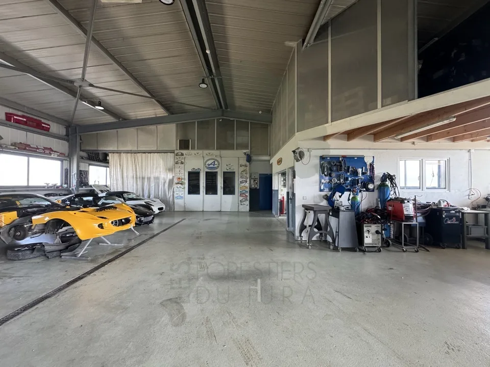 Garage et carrosserie à Fahy avec station de lavage