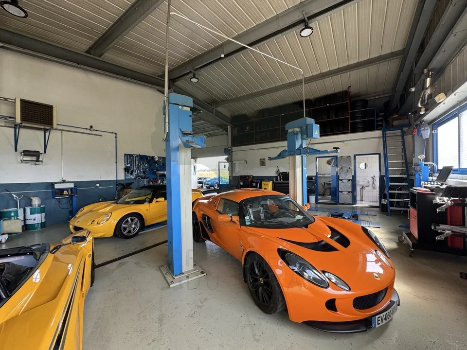 Garage e carrozzeria a Fahy con stazione di lavaggio – foto 12 di 13