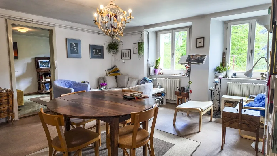 Casa incantevole con 3 appartamenti e un locale commerciale