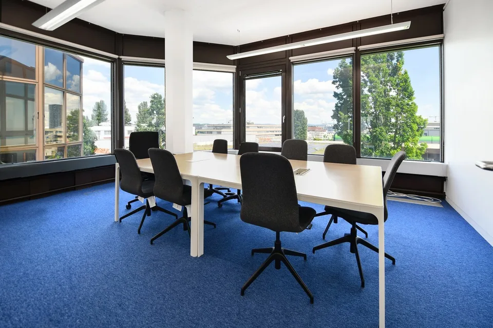 ESPACE BUREAU ET COMMERCIAL POLYVALENT À PROXIMITÉ DE LA GARE DE STETTBACH