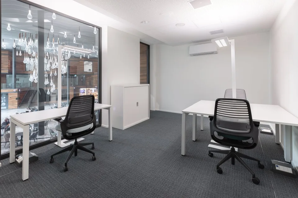 Privater Büroraum für 5 in Regus Stücki Village