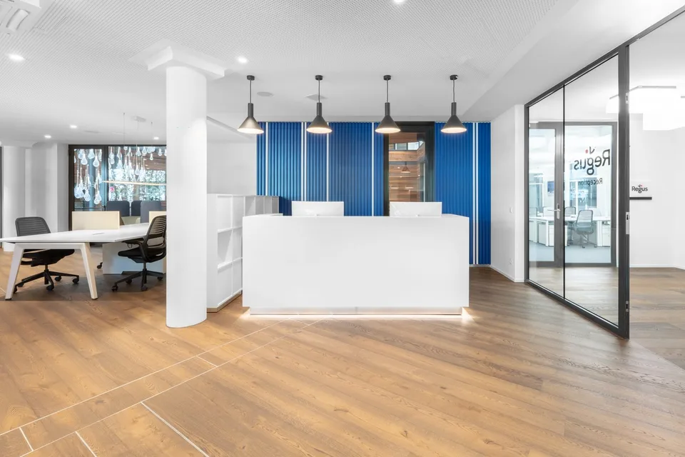 Privater Büroraum für 5 in Regus Stücki Village