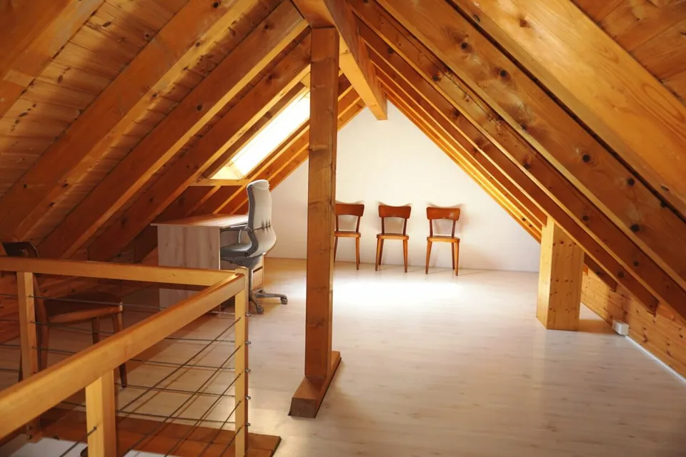 Cozy 3 1/2-room attic apartment