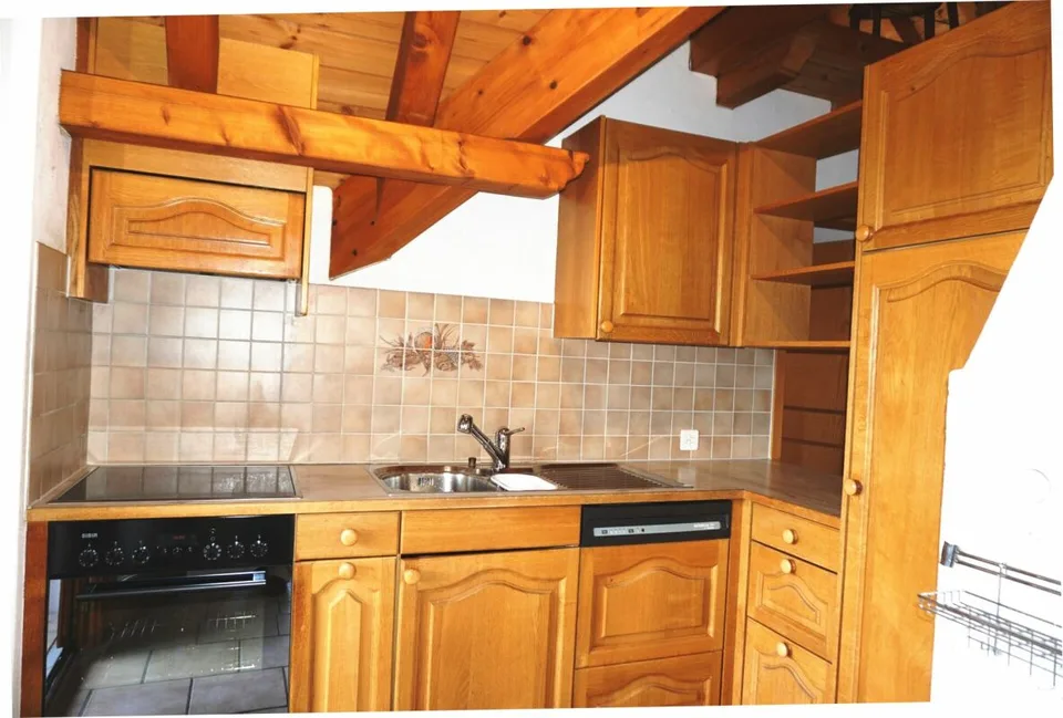 Cozy 3 1/2-room attic apartment