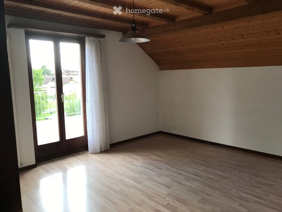 Appartamento in mansarda (2° piano) a Courgenay