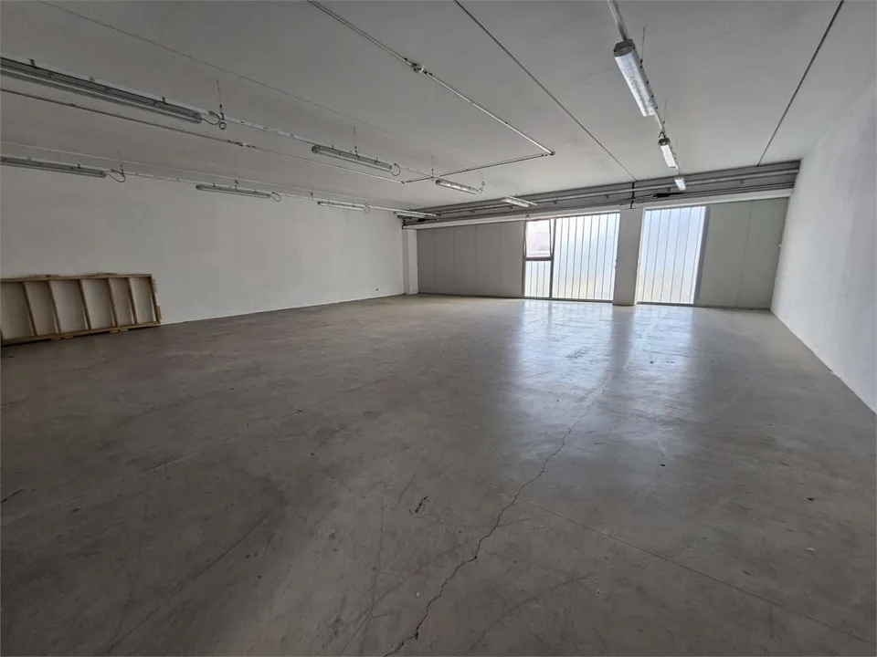 Sant'Antonino, Büro 250 m² + angrenzende Lagerhallen zu vermieten – Foto 11 von 13