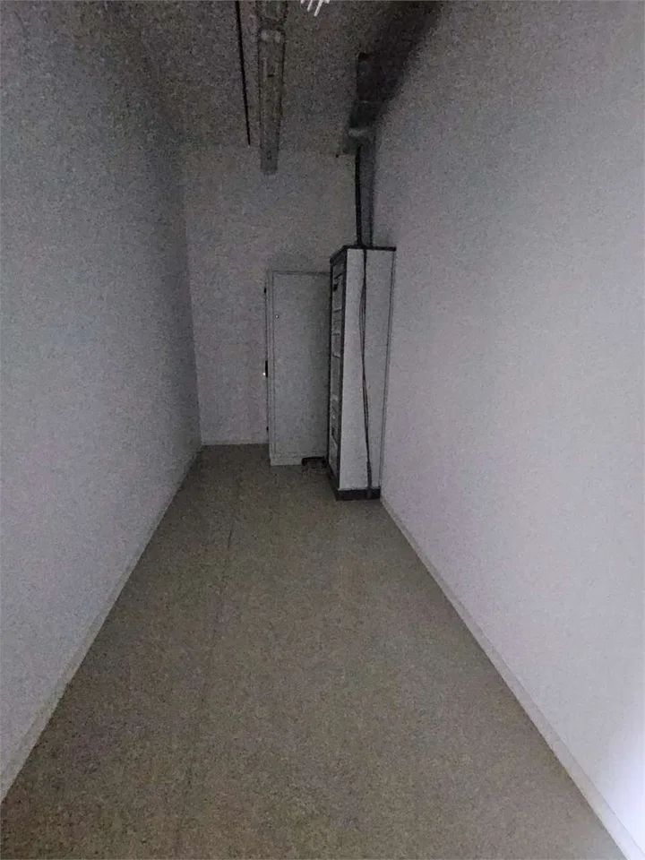 Sant'Antonino, Büro 250 m² + angrenzende Lagerhallen zu vermieten – Foto 13 von 13