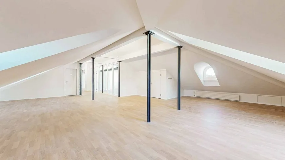 Office in top location!