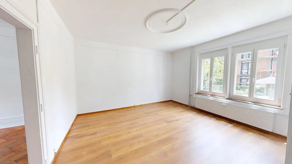 Charmante 3.5-Zimmer-Gewerbe­fläche im Erdgeschoss im Zentrum von Lyss