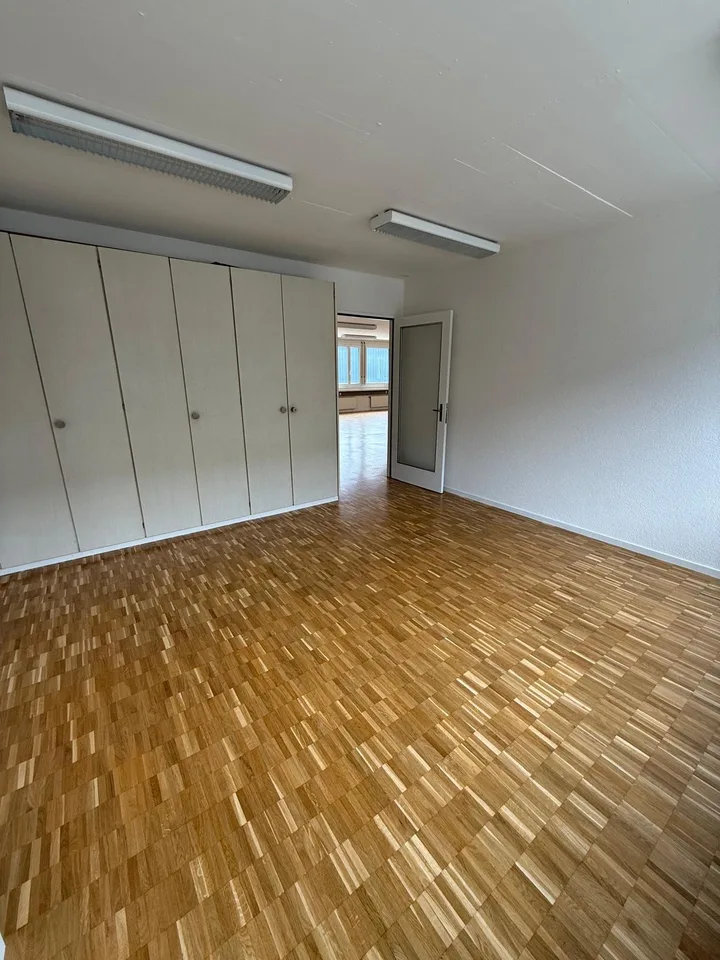 grosszügige Bürofläche in Dietikon zu vermieten
