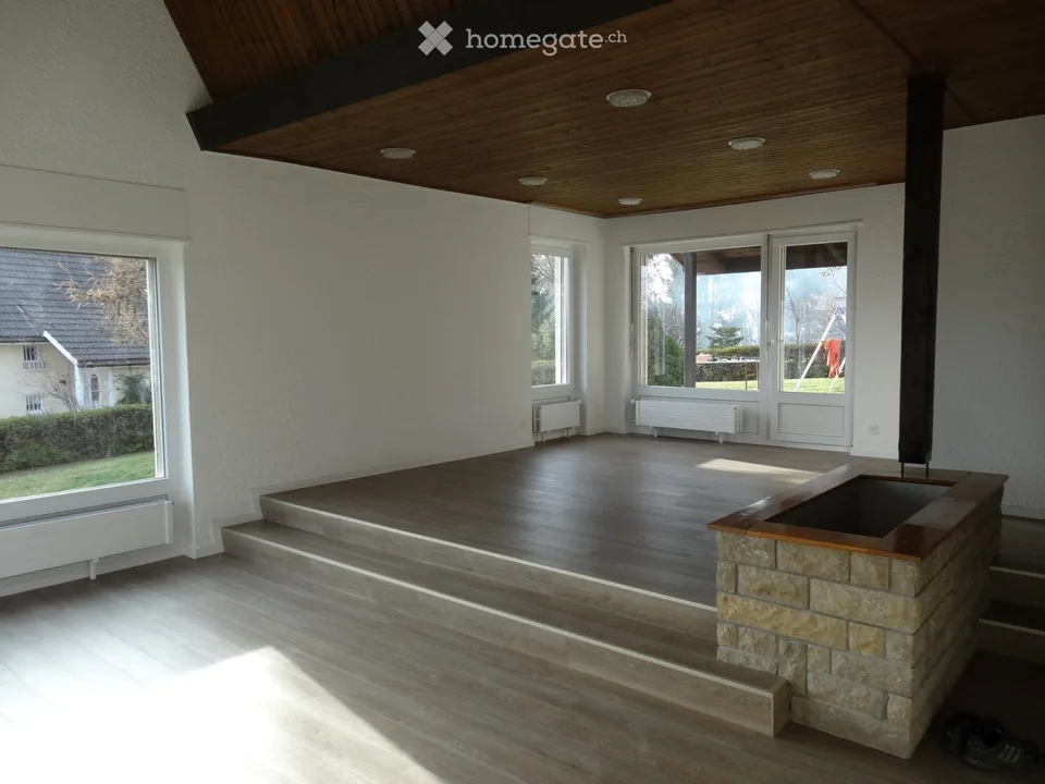Villa mit 8 Zimmern, Miete CHF 2'200.- ohne Nebenkosten