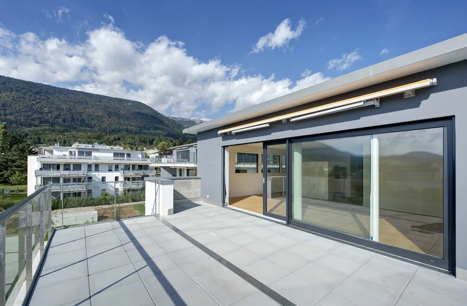 Attikawohnung mit Alpen- und Jurablick