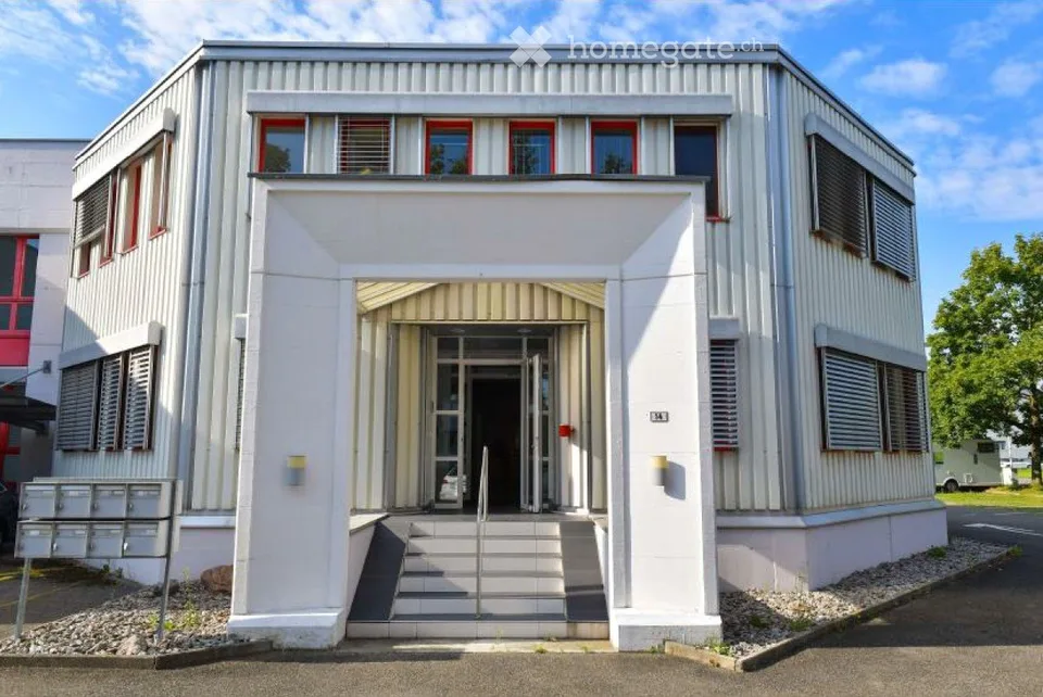 Liegenschaft im Industrie- / Gewerbequartier "Aussenfeld" inkl. 45 Abstellplätzen