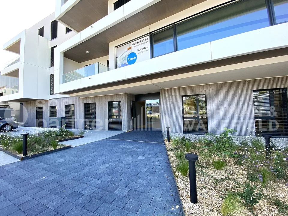 MOCHETTAZ 7 Votre espace commercial en face du quartier Côté Gare
