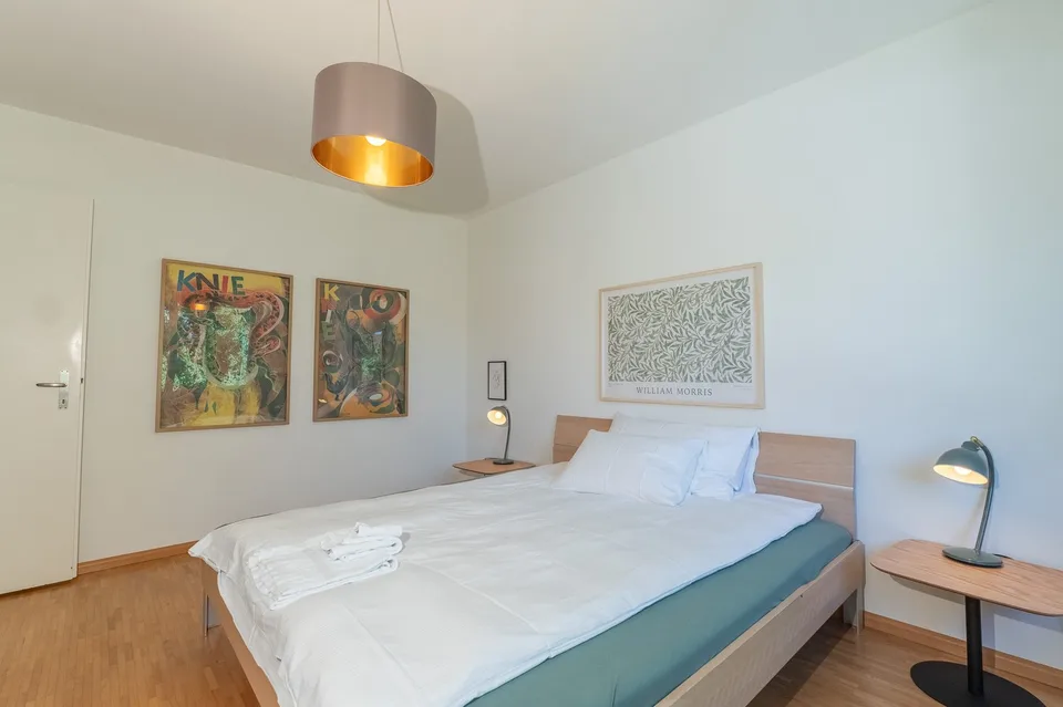 Voll möblierte & grosszügige 4-Zimmer-Maisonette-Wohnung mit Wintergarten und Parkplatz in Allschwil