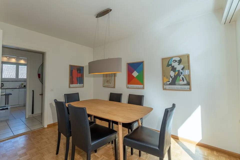 Voll möblierte & grosszügige 4-Zimmer-Maisonette-Wohnung mit Wintergarten und Parkplatz in Allschwil