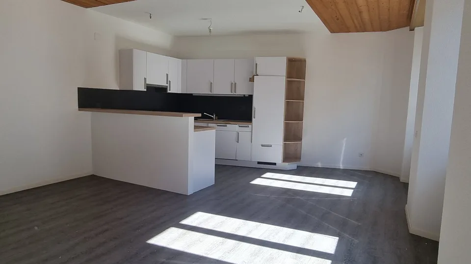 Helles 4-Zimmer-Wohnung mit 2 Badezimmern – sofort verfügbar