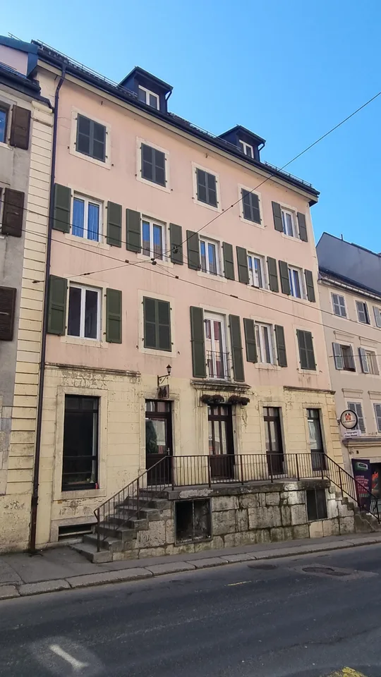 Appartement lumineux de 4 pièces avec 2 salles de bains – disponible immédiatement