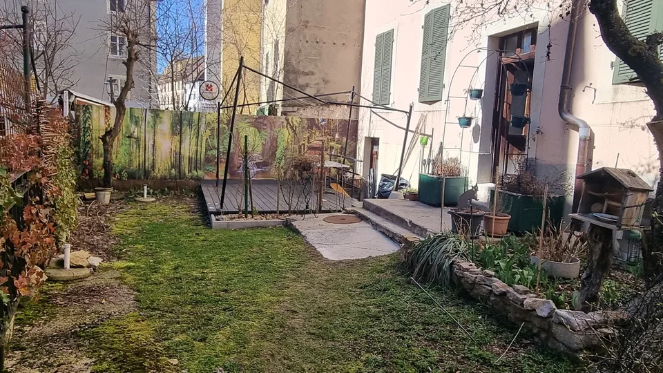 Helles 4-Zimmer-Wohnung mit 2 Badezimmern – sofort verfügbar