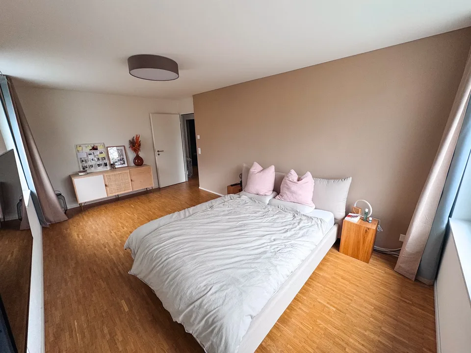 BEFRISTET: 01.12.26 - 31.03.27; Möblierte 3.5-Zimmerwohnung in Kriens mit Balkon & Bergsicht