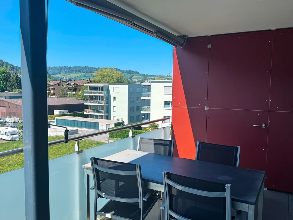 BEFRISTET: 01.12.26 - 31.03.27; Möblierte 3.5-Zimmerwohnung in Kriens mit Balkon & Bergsicht – Foto 12 von 14