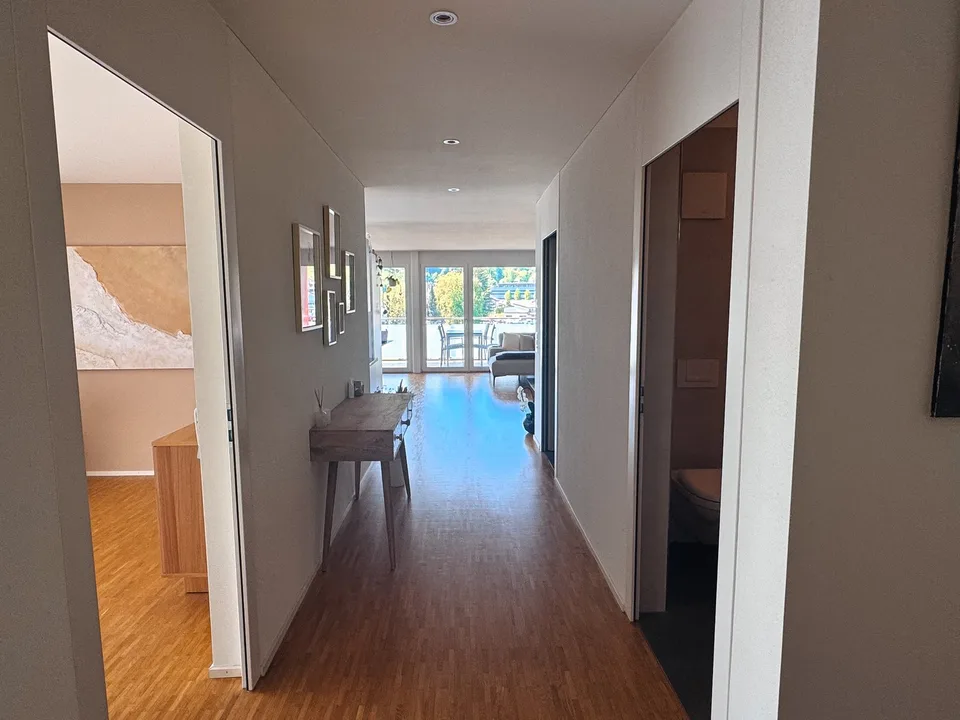 BEFRISTET: 01.12.26 - 31.03.27; Möblierte 3.5-Zimmerwohnung in Kriens mit Balkon & Bergsicht – Foto 8 von 14