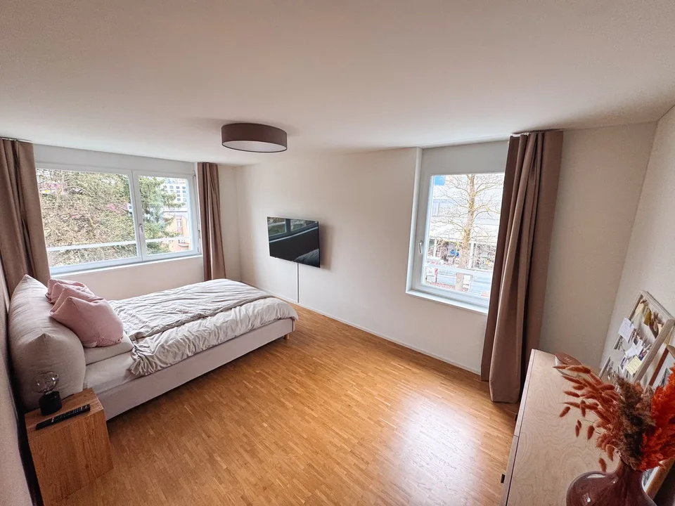 BEFRISTET: 01.12.26 - 31.03.27; Möblierte 3.5-Zimmerwohnung in Kriens mit Balkon & Bergsicht