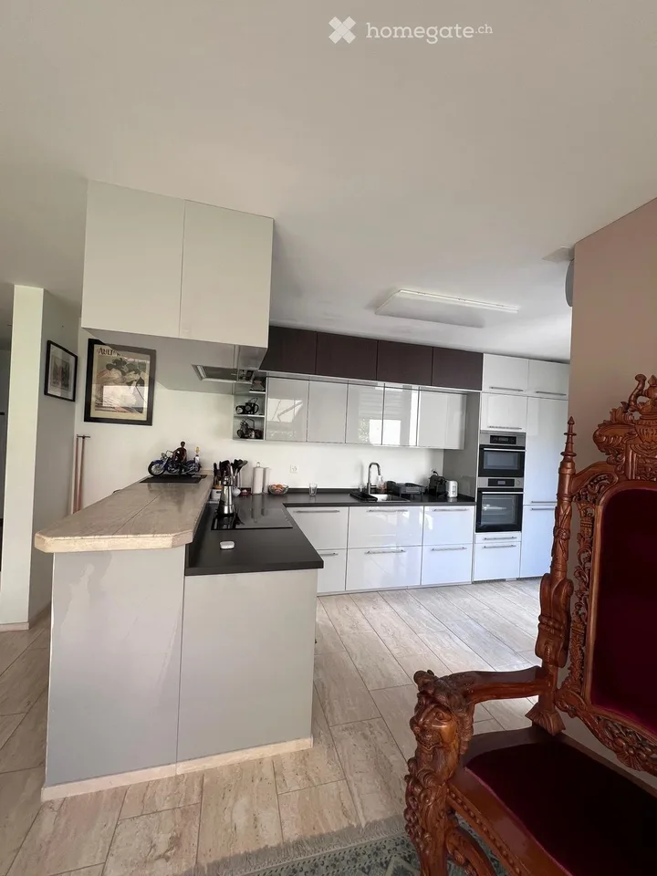 Geräumige Villa 4.5 mit privatem Garten in Carona