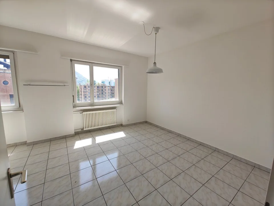 Bright 5-room apartment on the 6th floor with panoramic view – Lugano