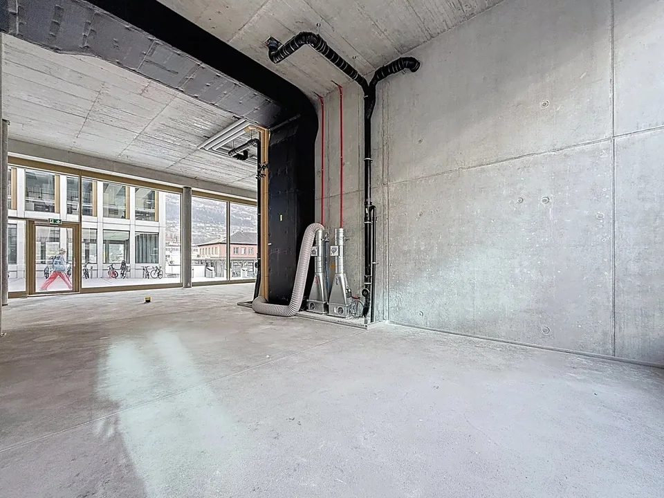 Verkaufsfläche mit starker Sichtbarkeit - 87,25 m² - Cour de Gare (Sion)