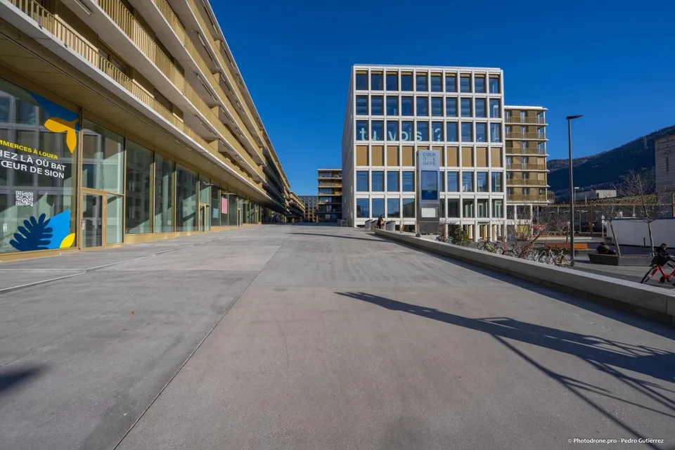 Verkaufsfläche mit starker Sichtbarkeit - 87,25 m² - Cour de Gare (Sion)