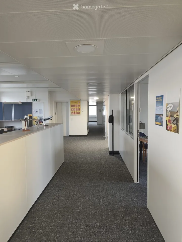 Zentrale Lage, vollständig ausgebaut - vielseitig nutzbar für Praxis, Therapie, Büro, Gewerbe, etc.