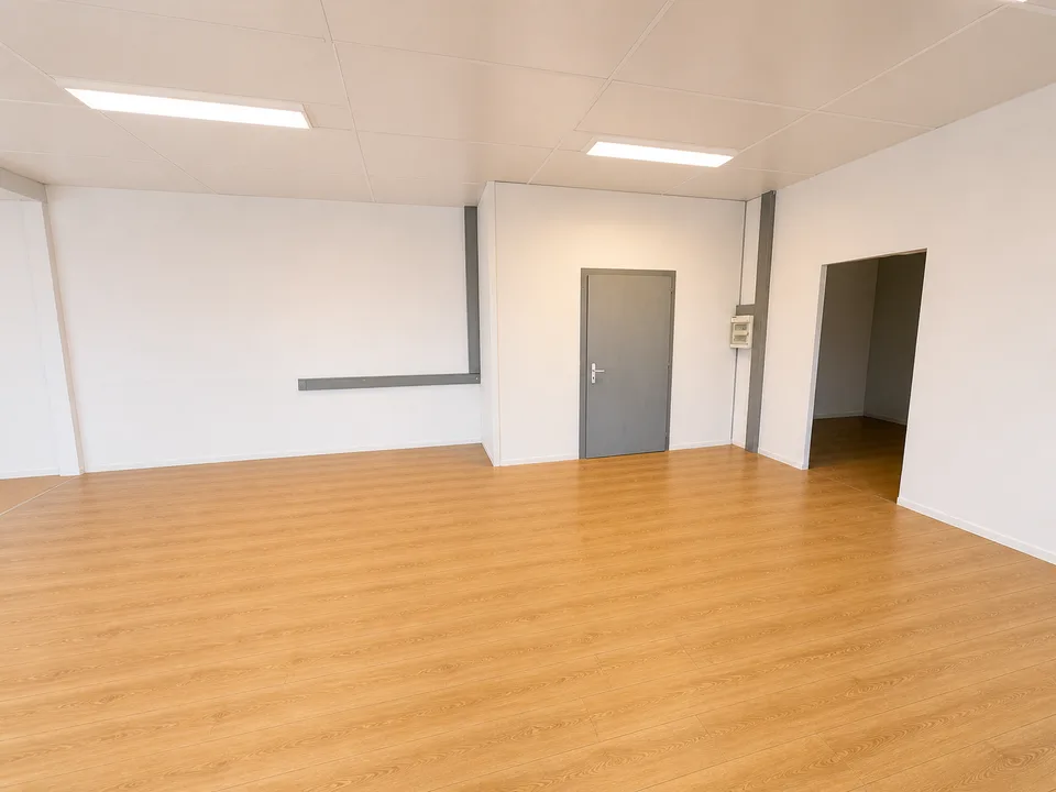 In affitto, 100 m2 Ristrutturato, flessibile per diverse attività professionali o private