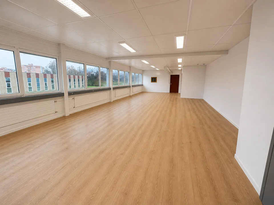 In affitto, 100 m2 Ristrutturato, flessibile per diverse attività professionali o private