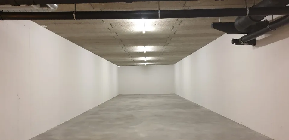 Magazzino a condizioni attraenti (affitto parziale da 55m2 possibile)