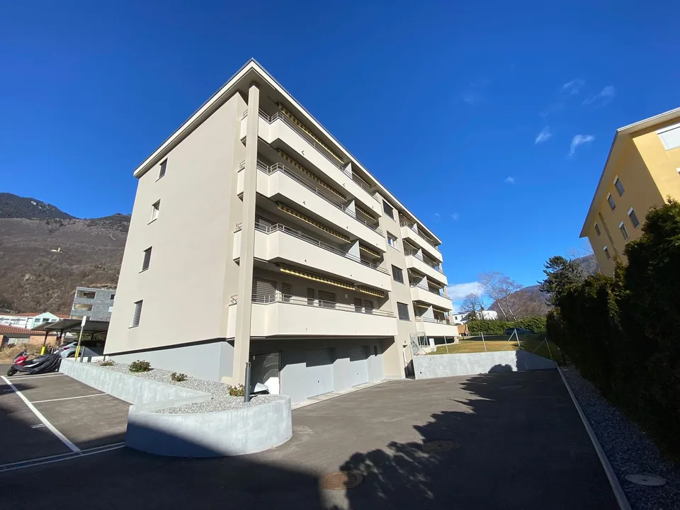 Luminoso appartamento di 3.5 locali con terrazza a Sementina