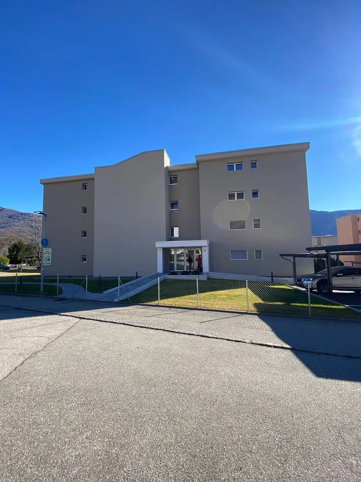 Appartement lumineux de 3.5 pièces avec terrasse à Sementina
