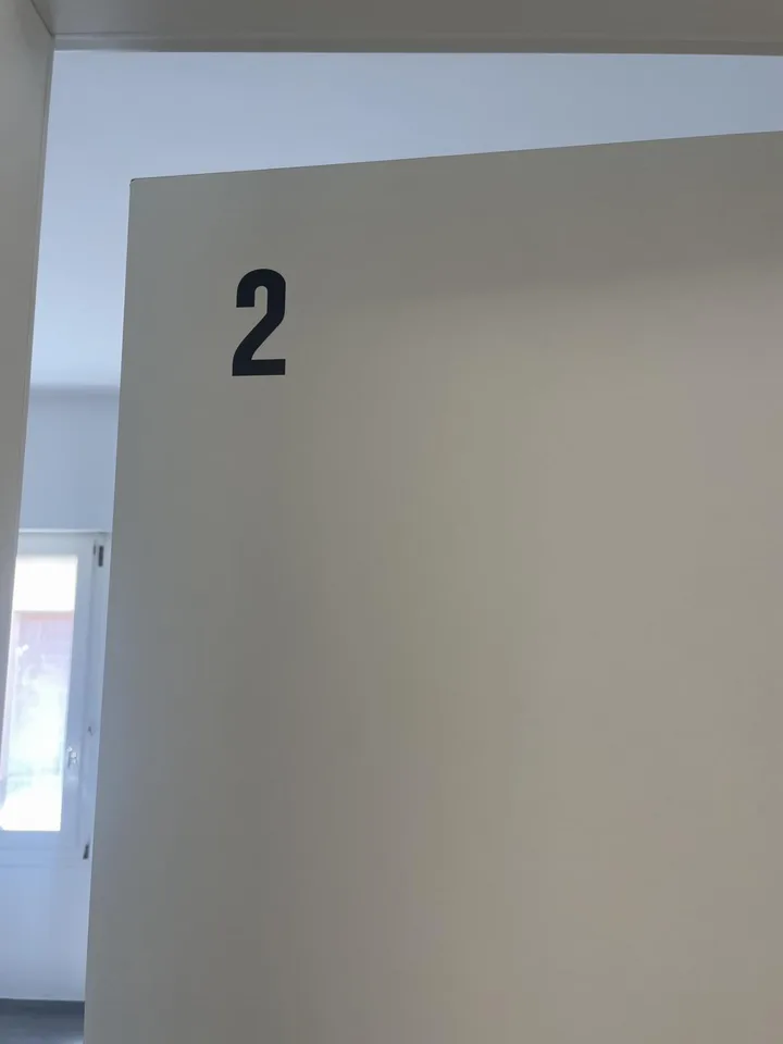 À Vermietung ? Büro / Gewerbefläche in Bogis-Bossey