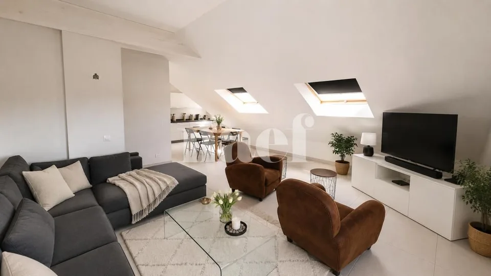 Schönes Apartment im Zentrum des Dorfes mit 3 Räumen von ca. 82m2 im 3. Stock mit gemeinsamem Garten