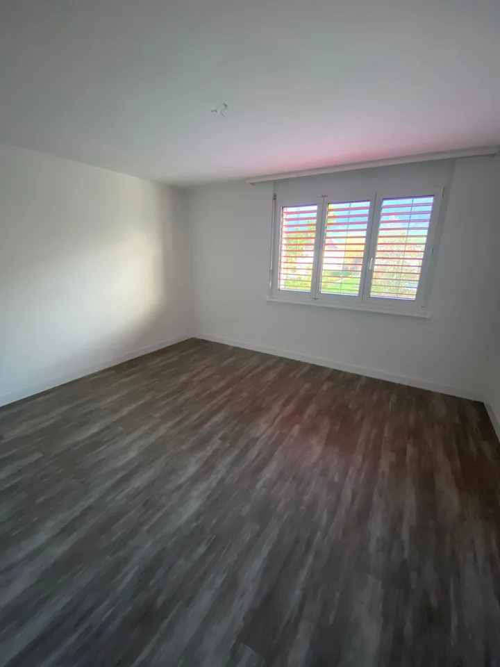 Spacieux appartement de 4.5 pièces avec balcon à Fleurier