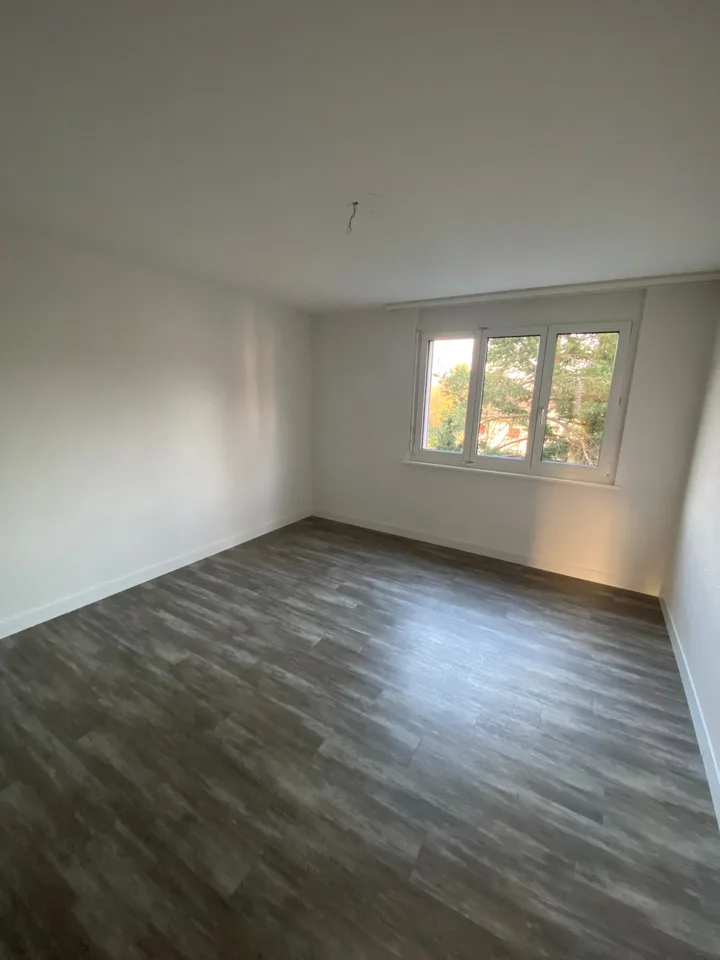 Spacieux appartement de 4.5 pièces avec balcon à Fleurier