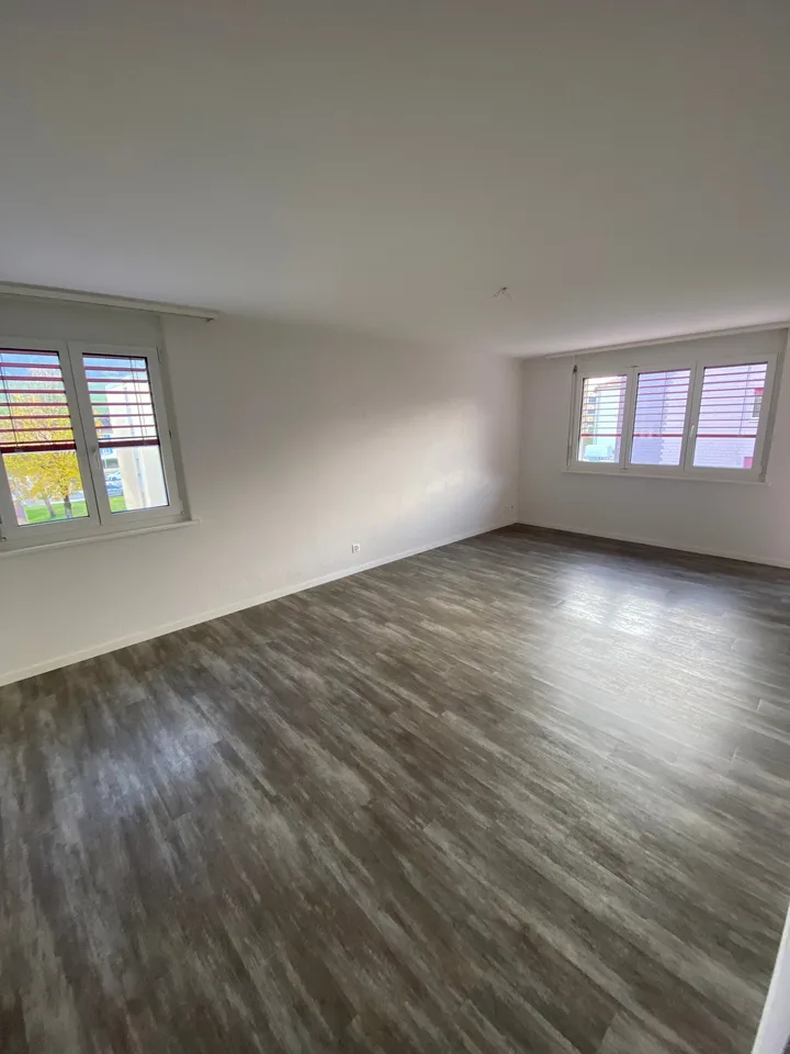 Spacieux appartement de 4.5 pièces avec balcon à Fleurier