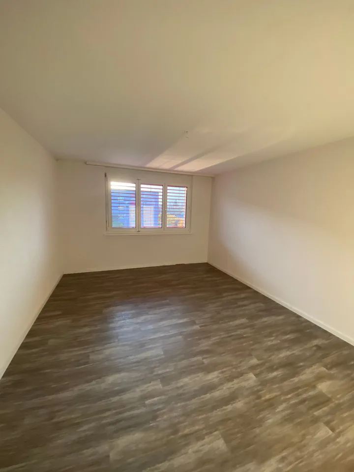 Spacieux appartement de 4.5 pièces avec balcon à Fleurier