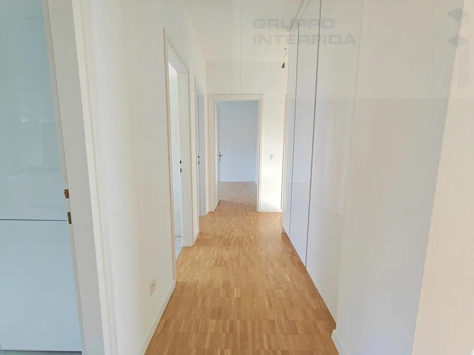 HELLES 3.5 ZIMMER APARTMENT IN MORBIO INFERIORE