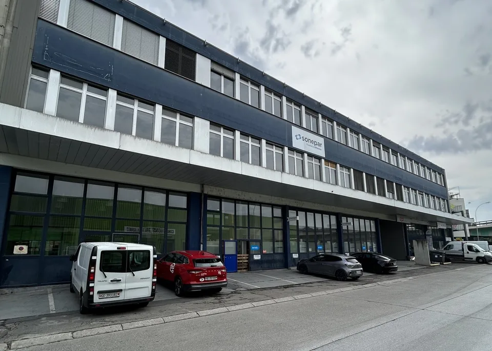 Surfaces industrielles/administratives à louer - Carouge (secteur Stade) - Dès 103 m2
