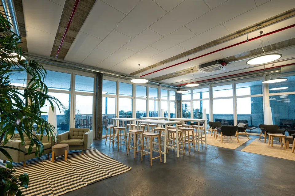 Bürofläche mit eigene grosse Rooftop Terrasse – Foto 6 von 13