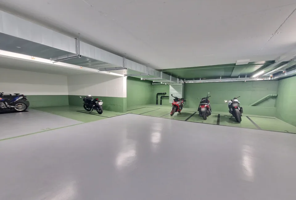 Posti auto per motocicli/veicoli di carico ristrutturati