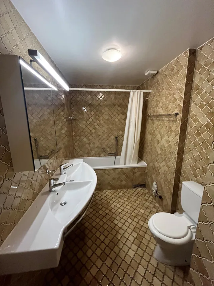 In the heart of the Old Town - 5-room apartment – photo 7 of 8