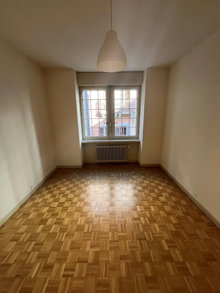 In the heart of the Old Town - 5-room apartment – photo 6 of 8