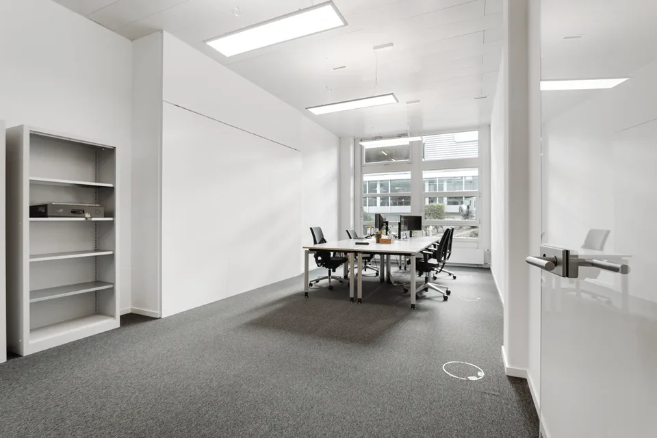 TOP AUSGEBAUTE BÜROFLÄCHEN MIT BLICK AUF DEN RHEIN – Foto 6 von 16